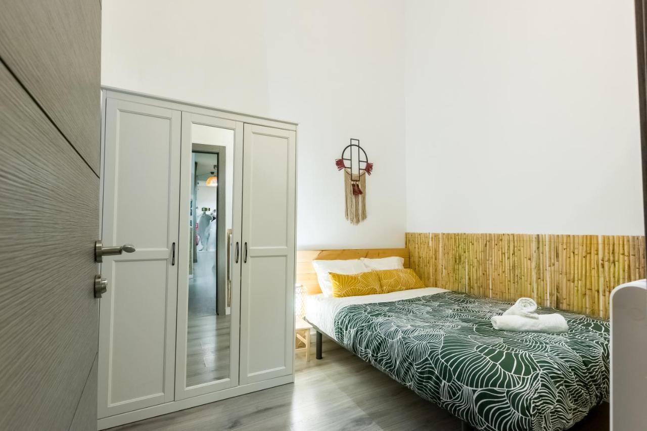Social - Coliving & Coworking - Madrid Hostel Bagian luar foto
