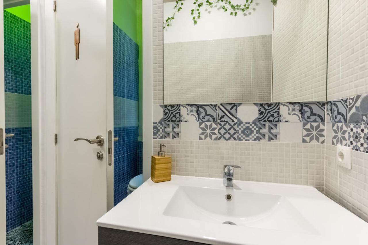 Social - Coliving & Coworking - Madrid Hostel Bagian luar foto