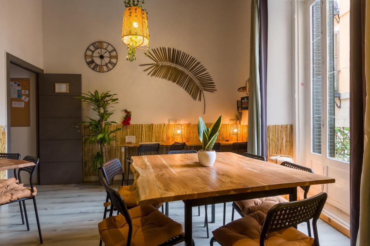 Social - Coliving & Coworking - Madrid Hostel Bagian luar foto