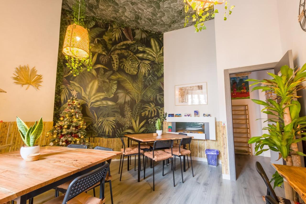 Social - Coliving & Coworking - Madrid Hostel Bagian luar foto