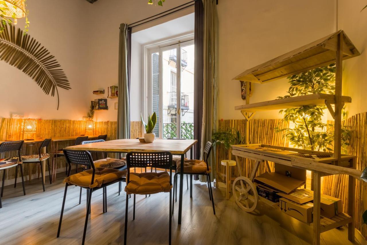 Social - Coliving & Coworking - Madrid Hostel Bagian luar foto