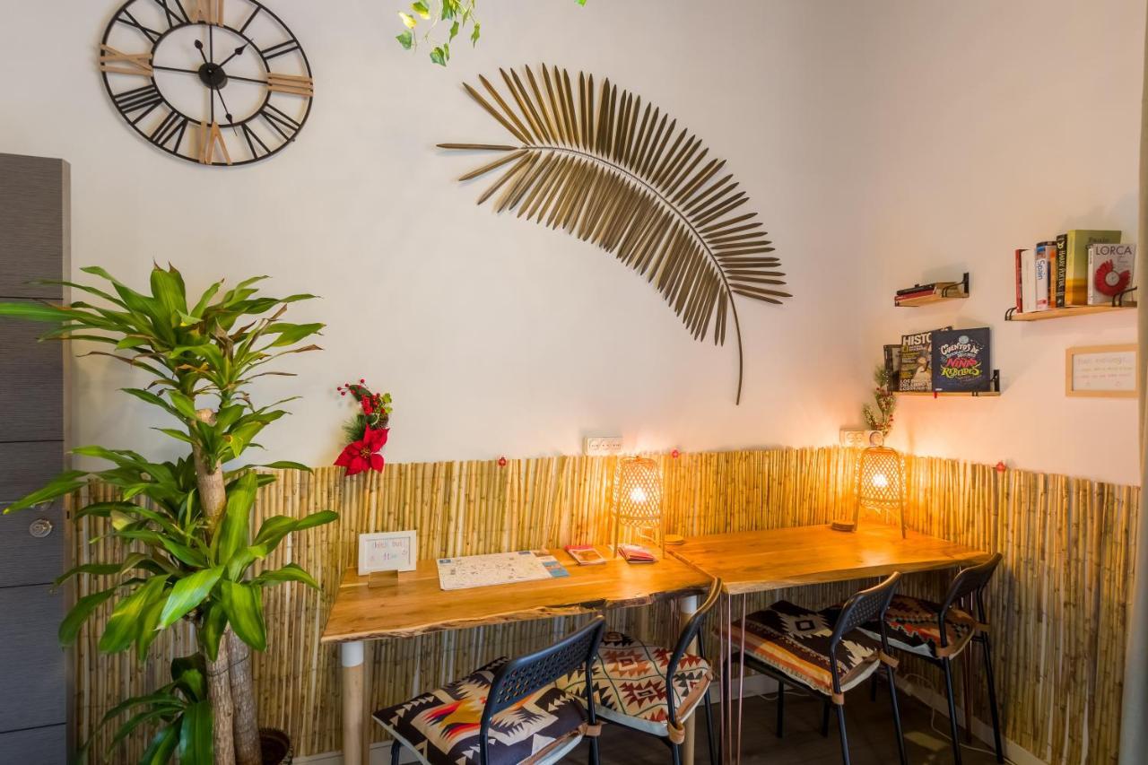 Social - Coliving & Coworking - Madrid Hostel Bagian luar foto